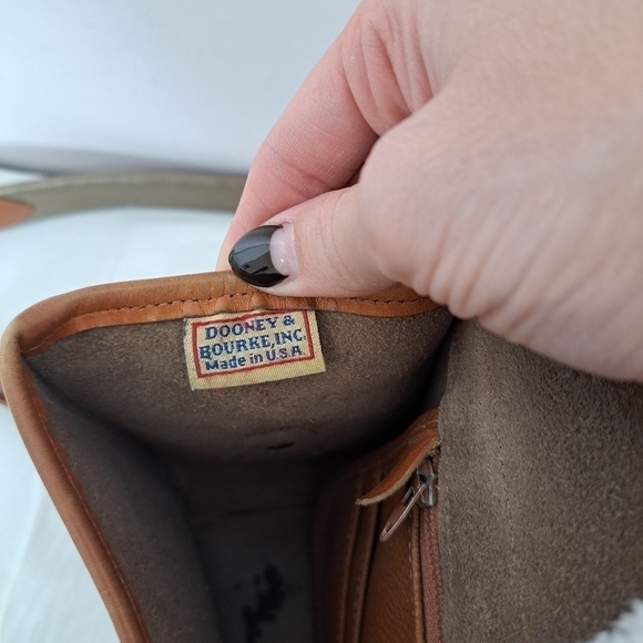 Vintage Dooney&Bourke all weather leather shoulder bag tan - Picture 10 of 11